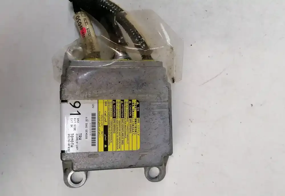 25761873F8 блок управління airbag (srs) Toyota Corolla Verso E121 2004