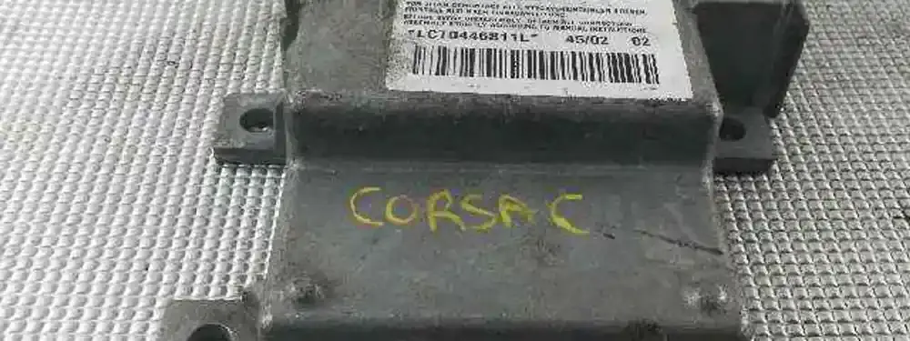 LCT0009431E блок управління airbag (srs) Opel Corsa C 2003