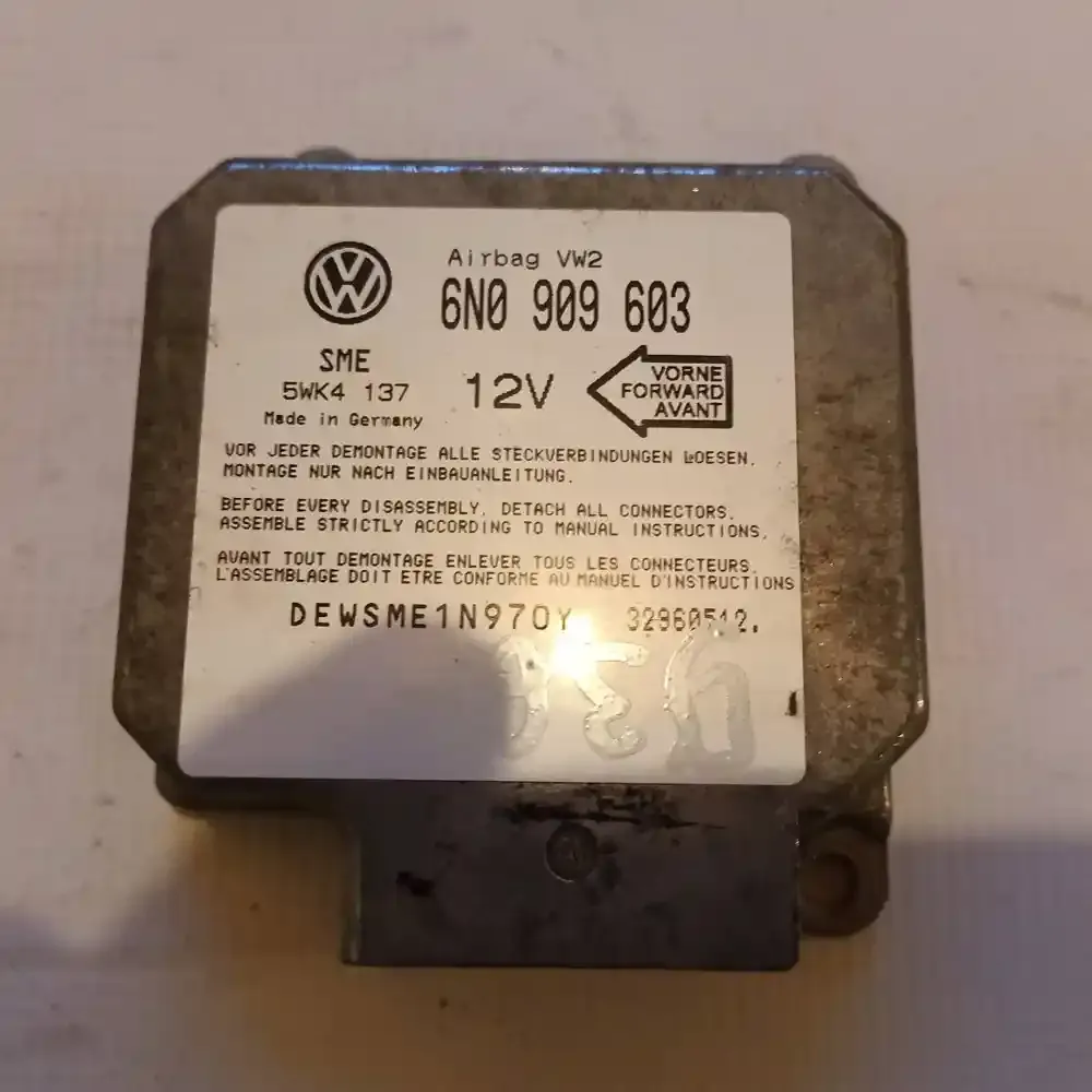 32960512 блок управления AirBag (SRS) Volkswagen Transporter - Caravelle T4 2001
