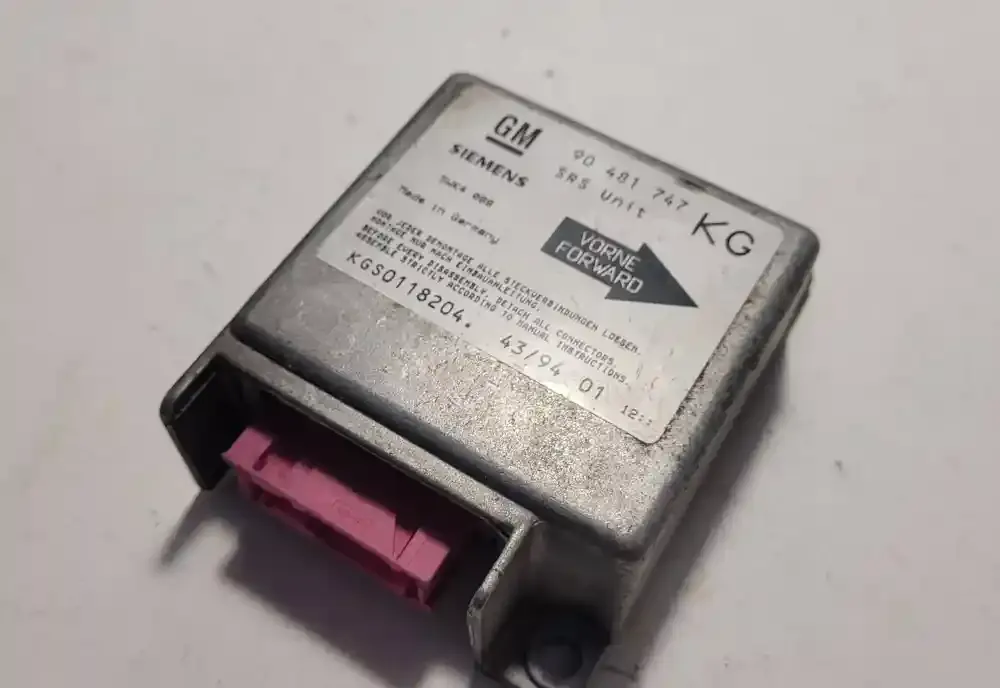 KGS0118204 блок управління airbag (srs) Opel Corsa B 1994