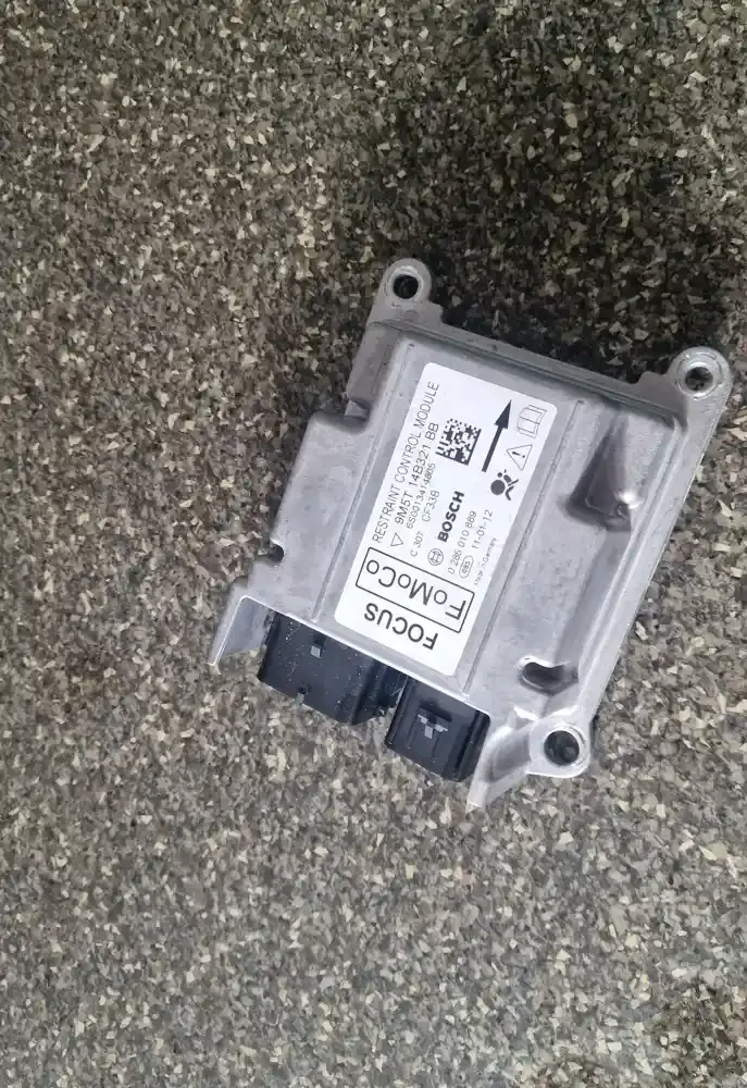 0285010889 блок управління airbag (srs) Ford Focus 2009