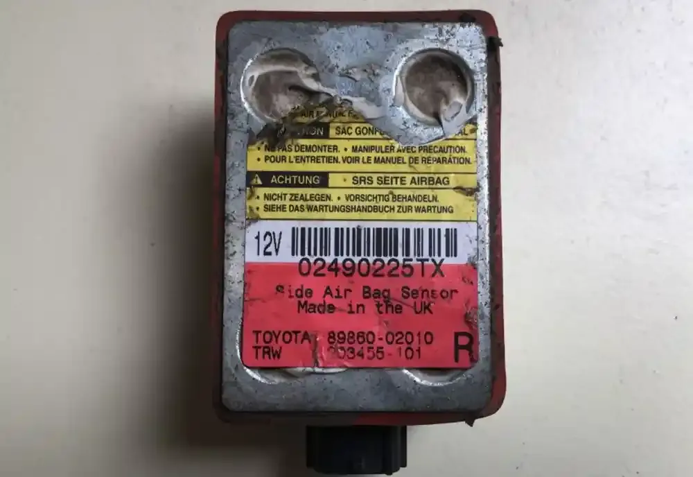 8986002010 блок управління airbag (srs) Toyota Corolla E120 E130 2001
