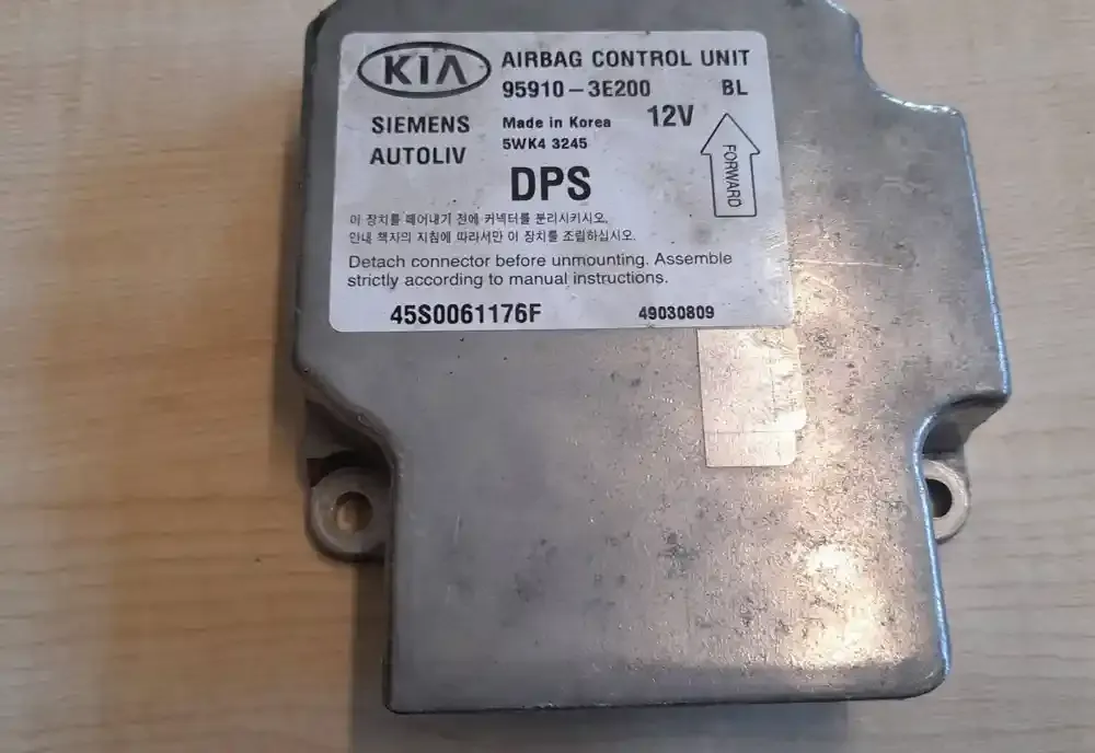 45S0061176F блок управления AirBag (SRS) KIA Sorento 2005