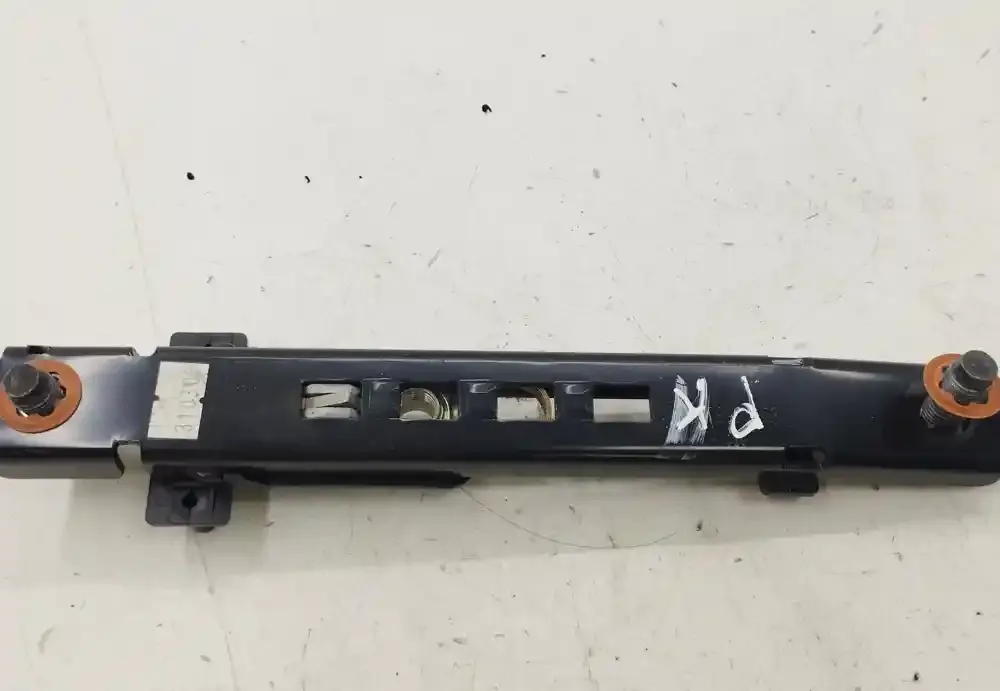 6050990A03 планка регулировки ремня безопасности KIA Sportage 2008