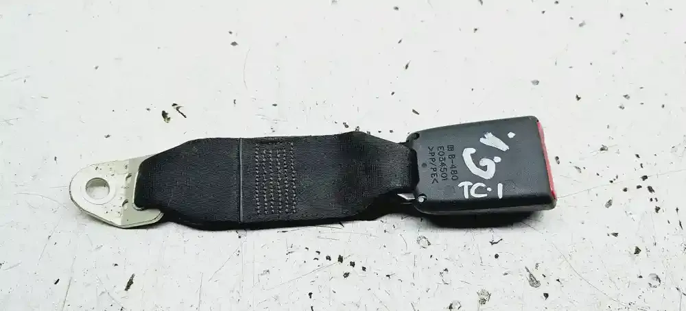 E034501 пряжка центрального ременя безпеки заднього сидіння Toyota Corolla Verso AR10 2007