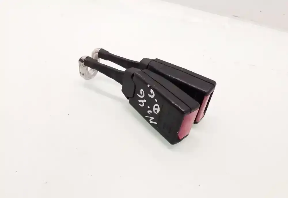 GM09114850N пряжка центрального ремня безопасности заднего сиденья Opel Corsa C 2003