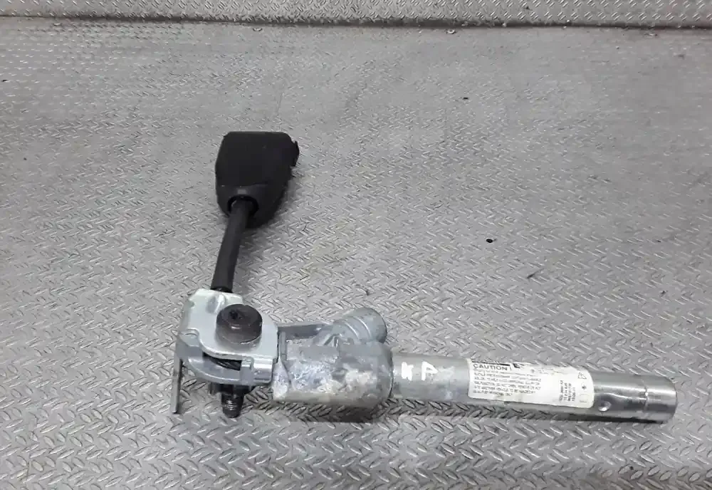 13214639 пряжка переднего ремня безопасности Opel Corsa D 2011