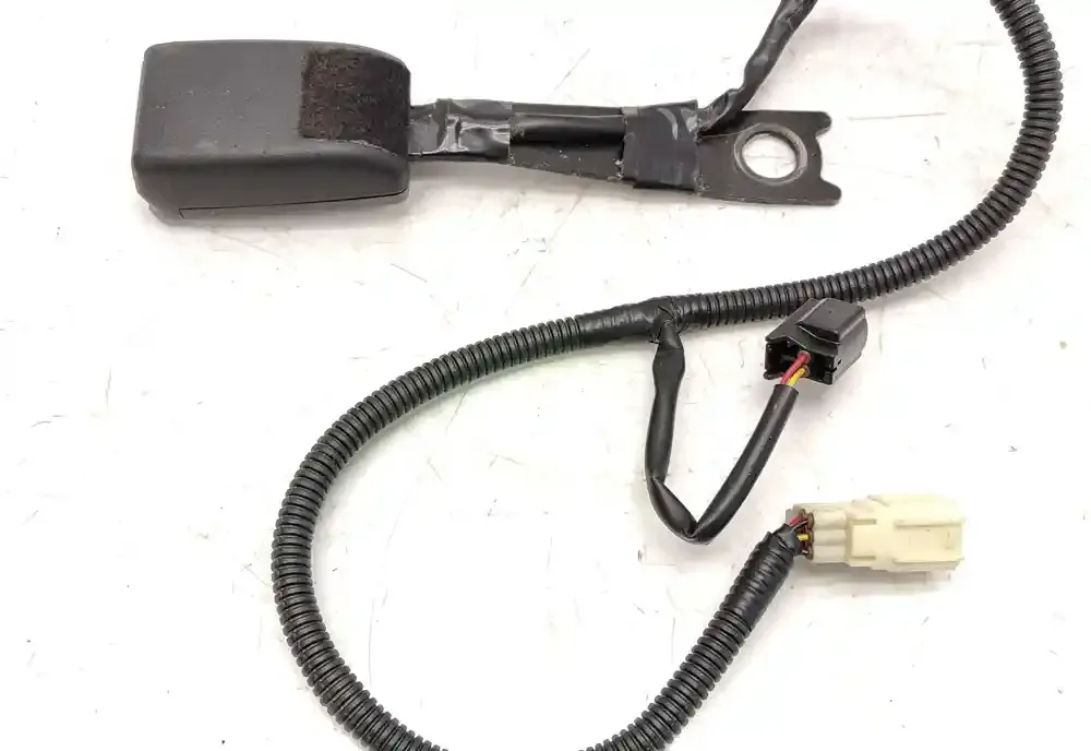 0404030H пряжка переднього ременя безпеки Toyota Corolla E120 E130 2005