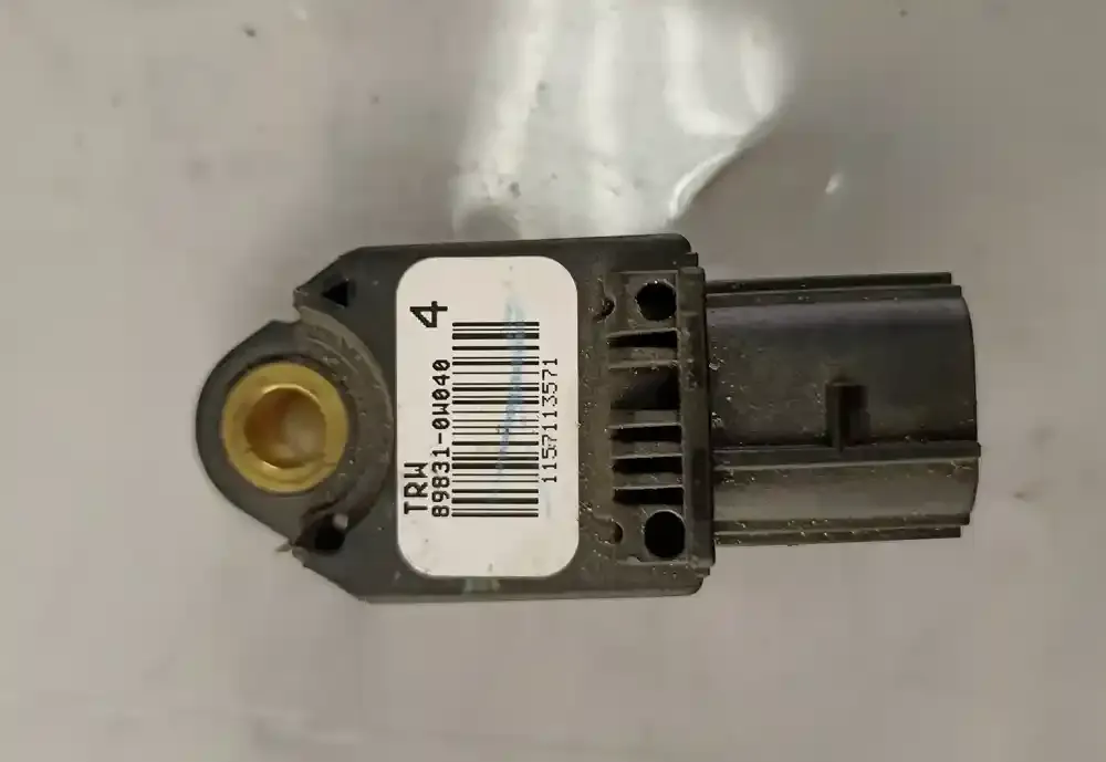 1157113571 датчик удару подушки безпеки Toyota Corolla Verso AR10 2005