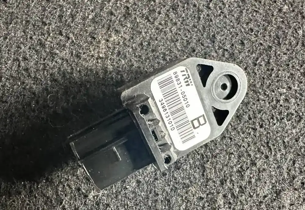 3406131010 датчик удару подушки безпеки Toyota Corolla Verso AR10 2006
