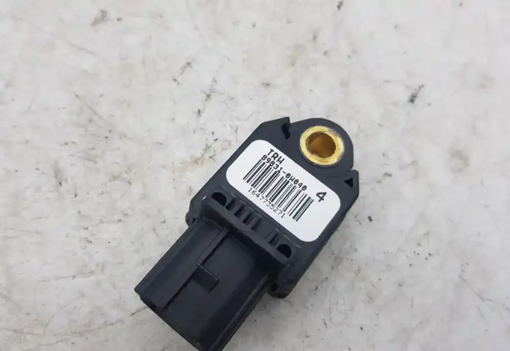 TRW898310W040 датчик удара подушки безопасности Toyota Corolla Verso AR10 2007