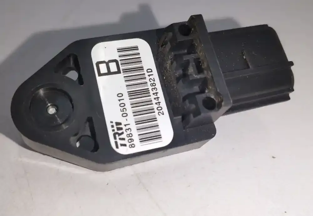 204443821D датчик удару подушки безпеки Toyota Corolla Verso AR10 2005