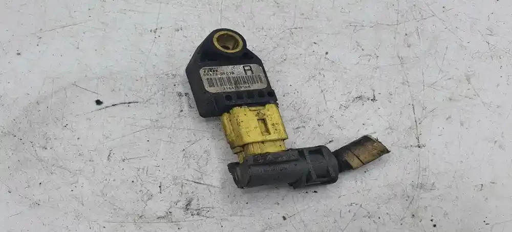 316416956H датчик удару подушки безпеки Toyota Corolla Verso E121 2001