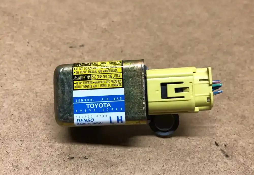 1879000280 датчик удара подушки безопасности Toyota Corolla E120 E130 2003