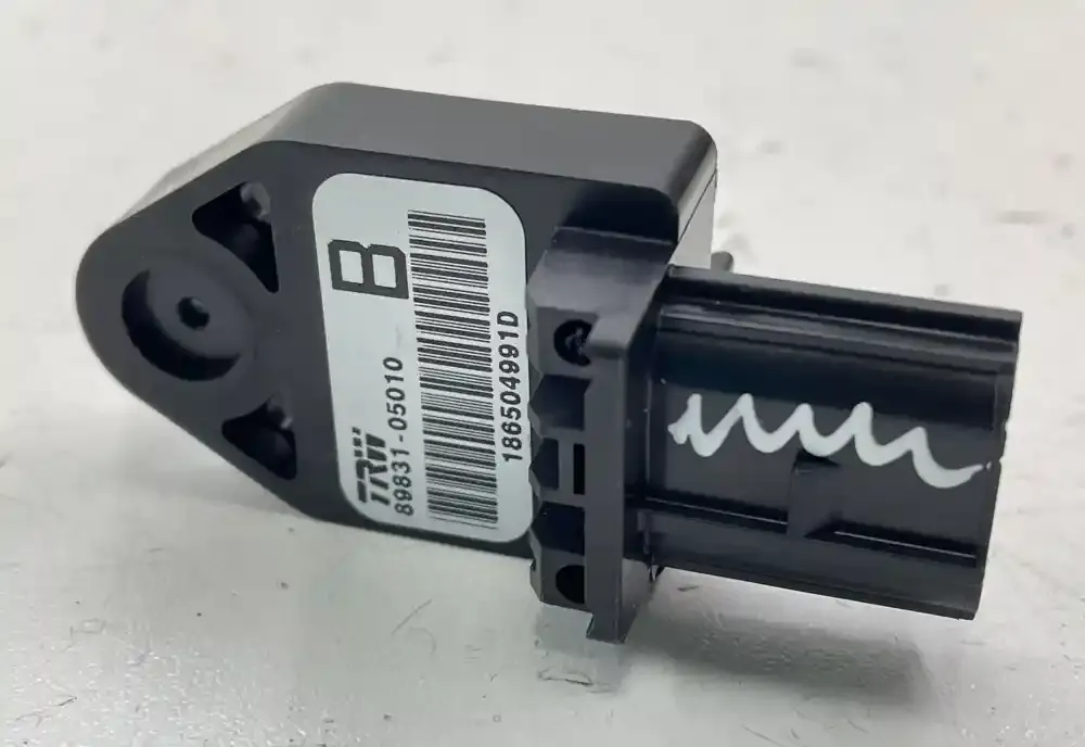 186504991D датчик удару подушки безпеки Toyota Corolla Verso AR10 2005