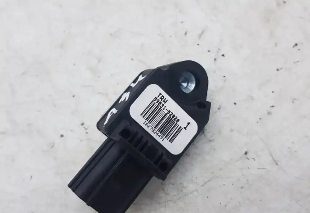 TRW8983102020 датчик удара подушки безопасности Toyota Corolla Verso AR10 2007