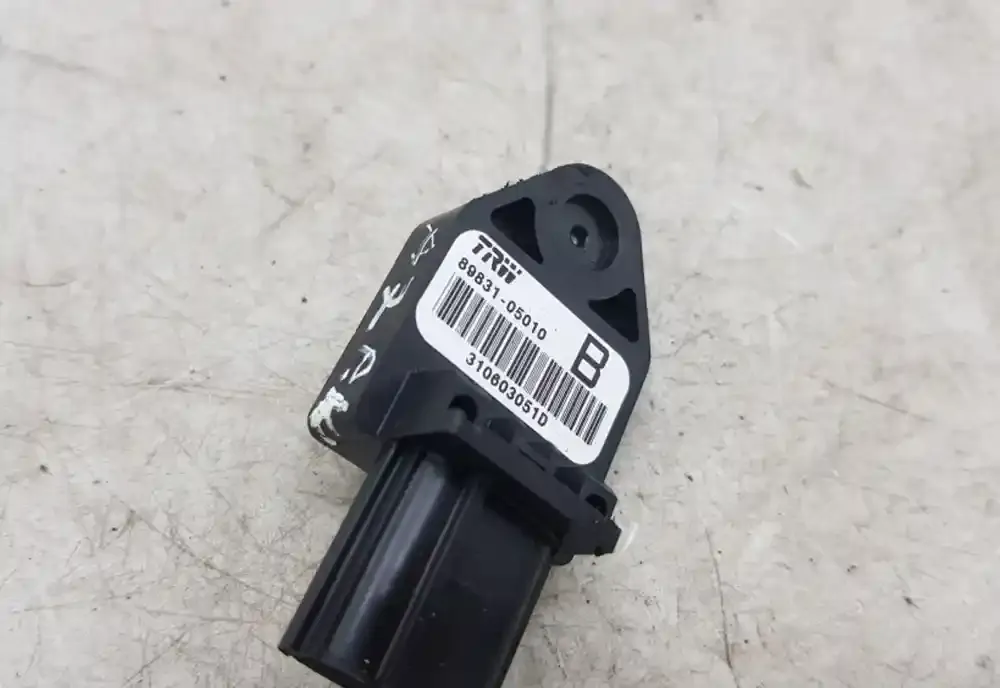 310603051D датчик удара подушки безопасности Toyota Corolla Verso AR10 2006