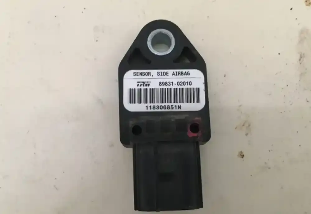 8983102010 датчик удара подушки безопасности Toyota Corolla E120 E130 2005