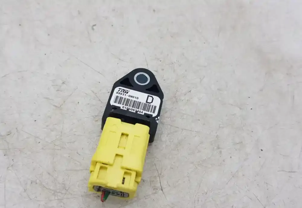 TRW898310W010 датчик удара подушки безопасности Toyota Corolla Verso AR10 2006