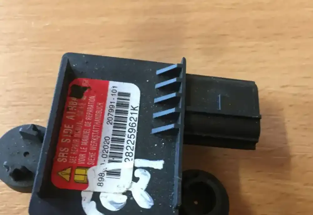 282259621K датчик удара подушки безопасности Toyota Corolla E120 E130 2002