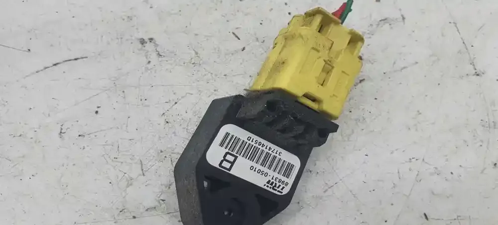 317414654D датчик удару подушки безпеки Toyota Corolla Verso E121 2001