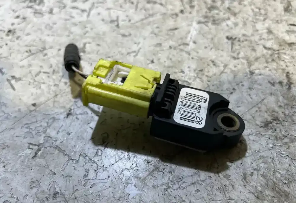 3370057667 датчик удара подушки безопасности Toyota Corolla Verso AR10 2004