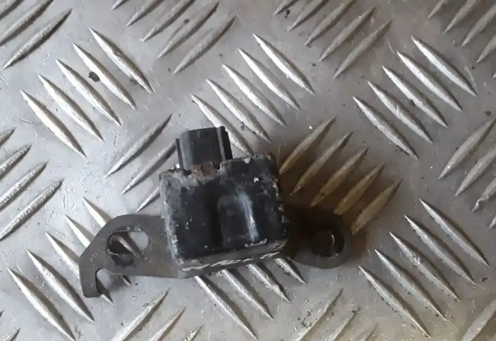 1876005690 датчик удара подушки безопасности Toyota Corolla E120 E130 2004