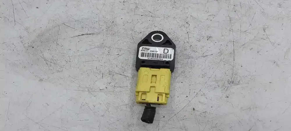 319420026A датчик удару подушки безпеки Toyota Corolla Verso E121 2001