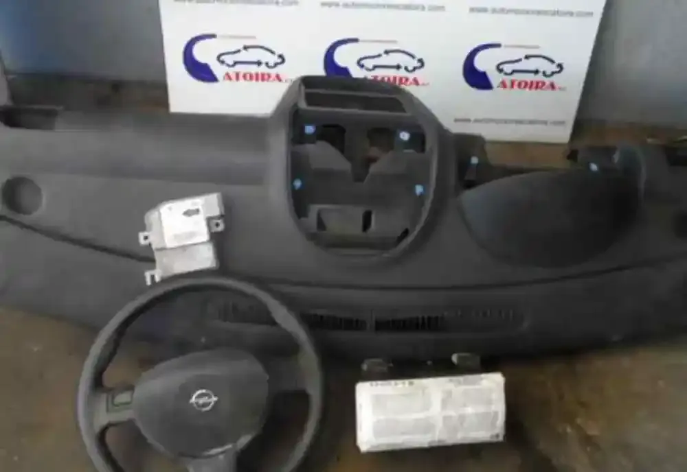DST0258725Y комплект подушек безопасности с панелью Opel Corsa C 2003
