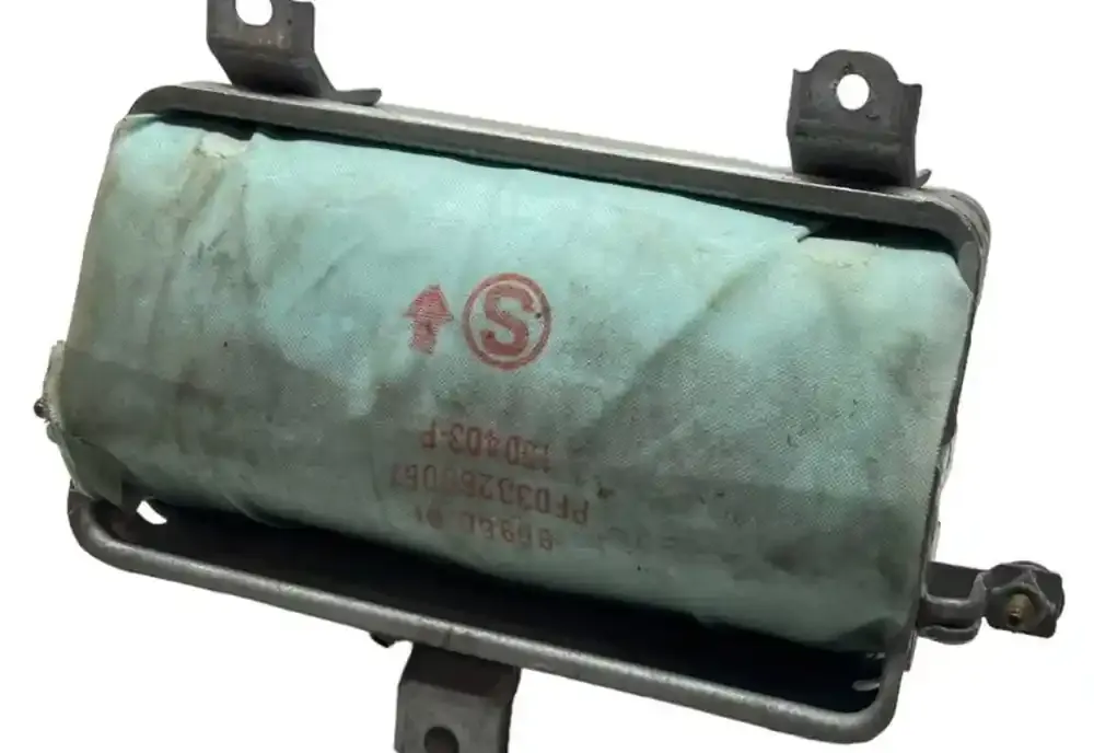 PF03326B06T подушка безопасности пассажира Toyota Corolla E140 E150 2009
