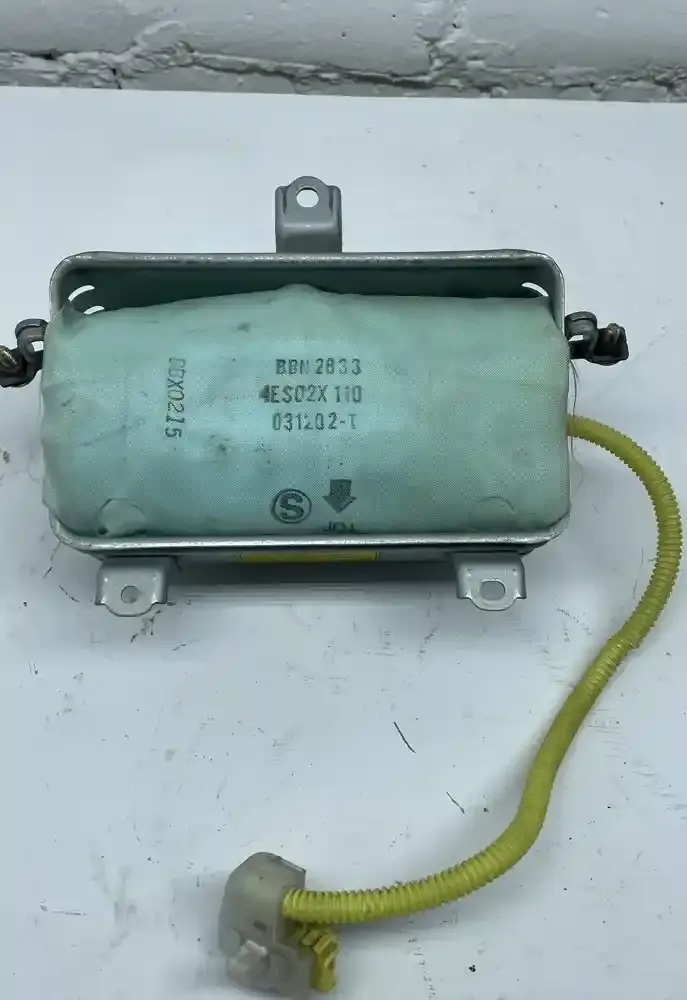 4ES02X110 подушка безопасности пассажира Toyota Corolla E120 E130 2005