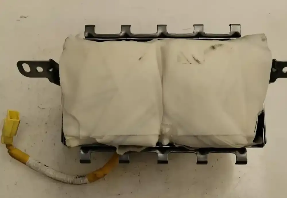 102499108P1D подушка безопасности пассажира Toyota Corolla Verso AR10 2008