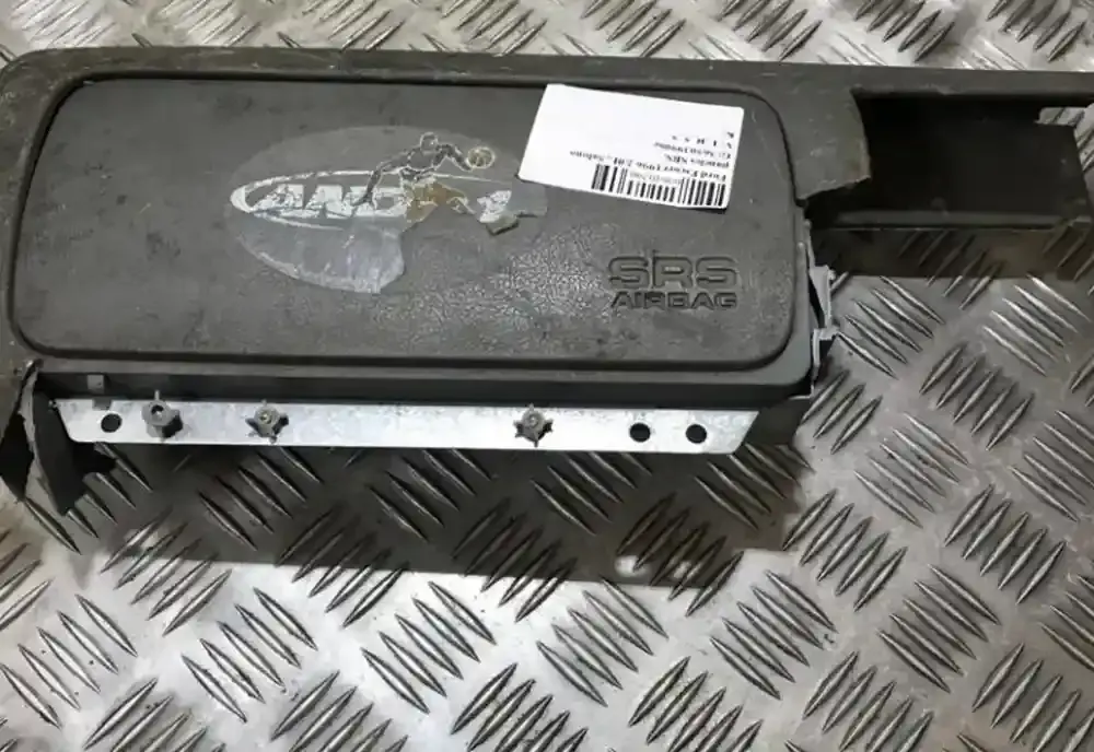 565039906C подушка безопасности пассажира Ford Escort 1996