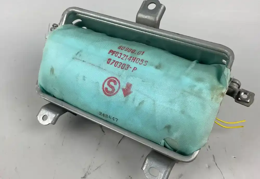 TKPAB0033 подушка безопасности пассажира Toyota Corolla E120 E130 2002