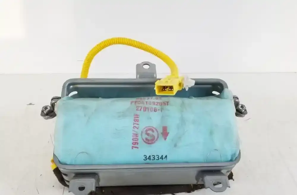 7396002070 подушка безопасности пассажира Toyota Corolla E120 E130 2006
