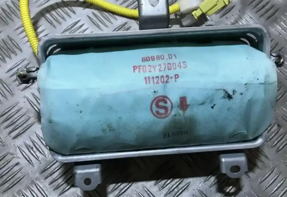 044326703K06 подушка безопасности пассажира Toyota Corolla E120 E130 2003
