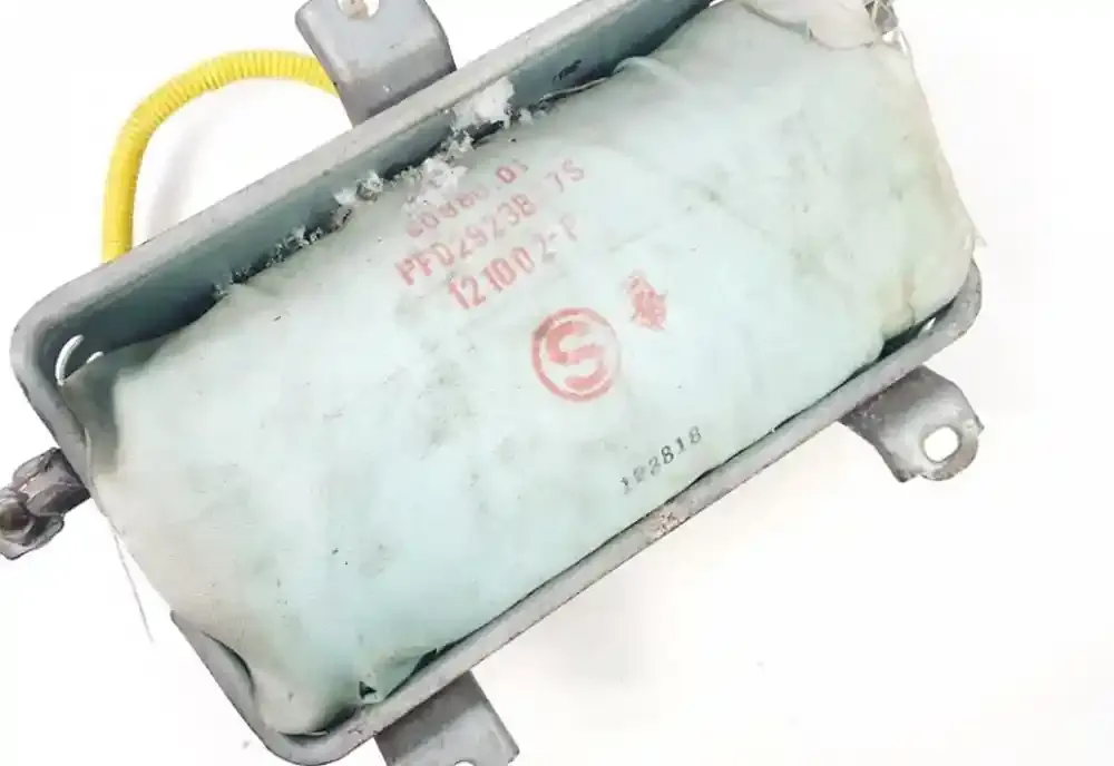 PF02923B07S подушка безопасности пассажира Toyota Corolla E120 E130 2003