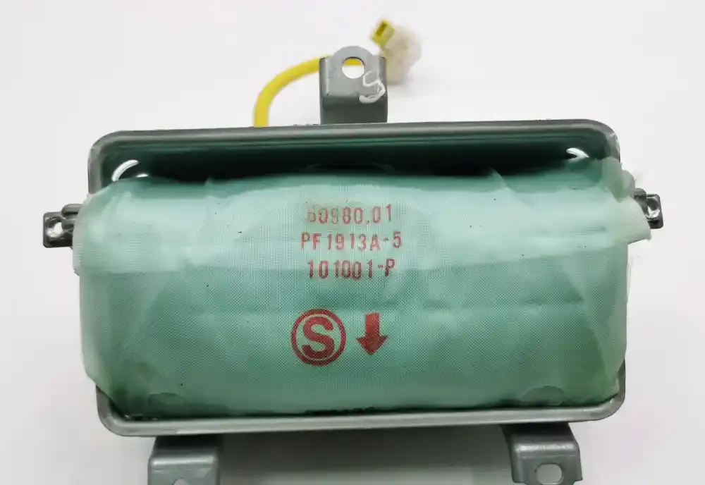 PF1913A5 подушка безопасности пассажира Toyota Corolla E120 E130 2003