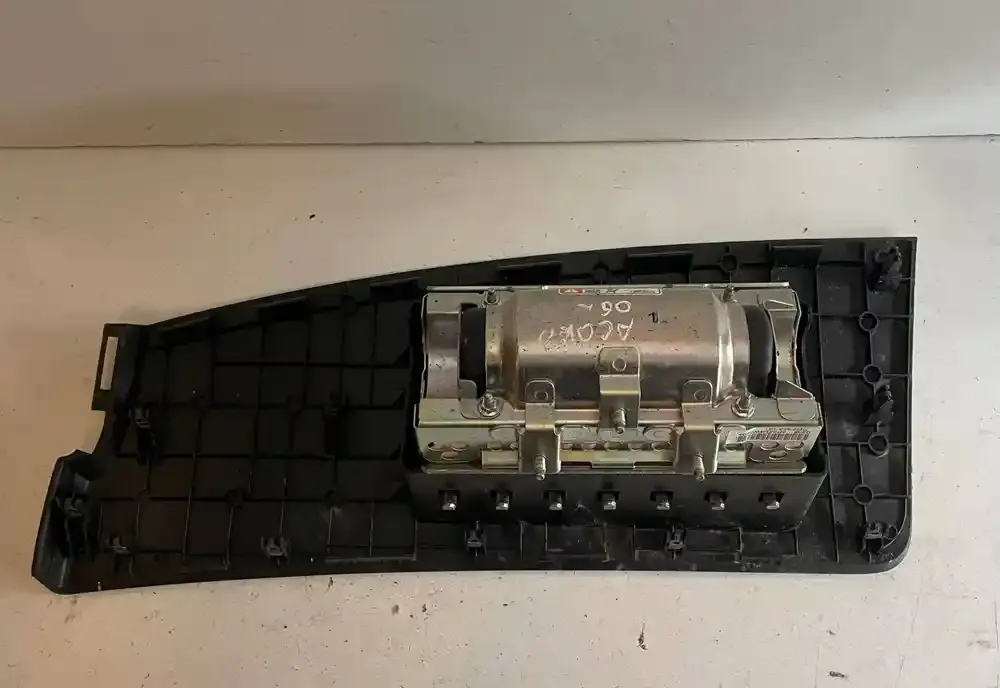 E0961K6303 подушка безопасности пассажира Honda Accord 2006