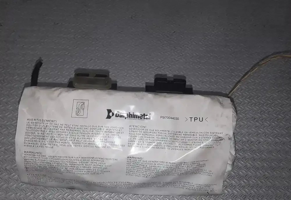 PB700440012 подушка безопасности пассажира Opel Corsa D 2008