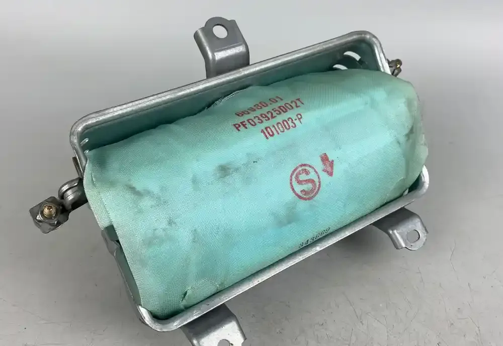 072837103K05 подушка безопасности пассажира Toyota Corolla E120 E130 2002