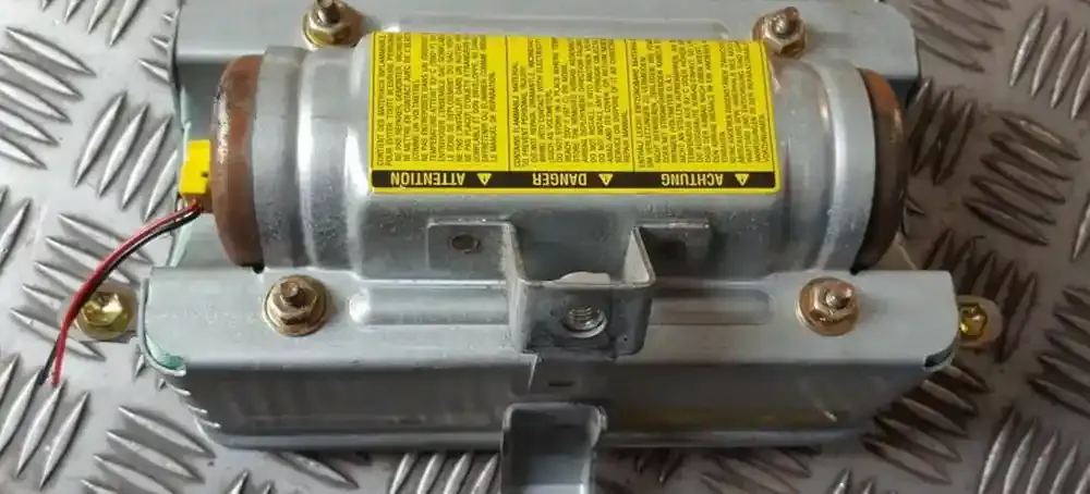 PF2118B1 подушка безопасности пассажира Toyota Corolla E120 E130 2002