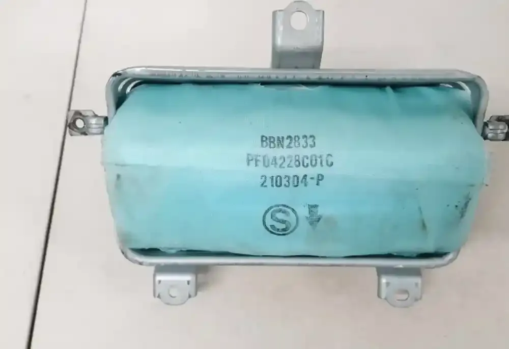 PF04228C01C подушка безпеки пасажира Toyota Corolla E120 E130 2004