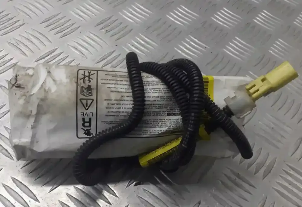7391002060 подушка безопасности пассажира Toyota Corolla E120 E130 2005