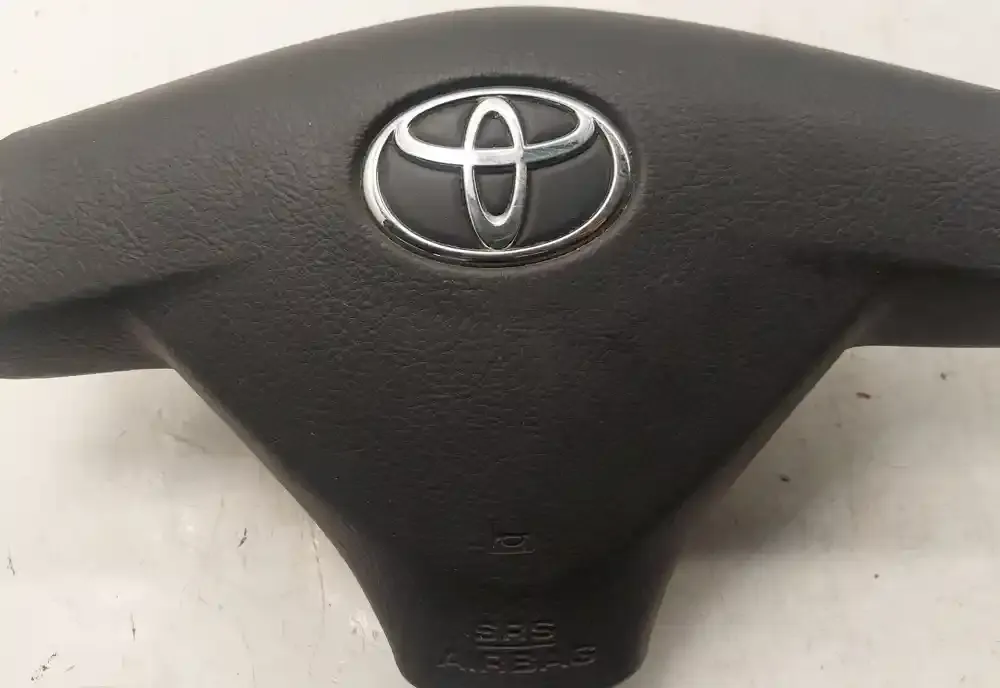 451300F010B0 подушка безопасности Airbag на руле Toyota Corolla Verso AR10