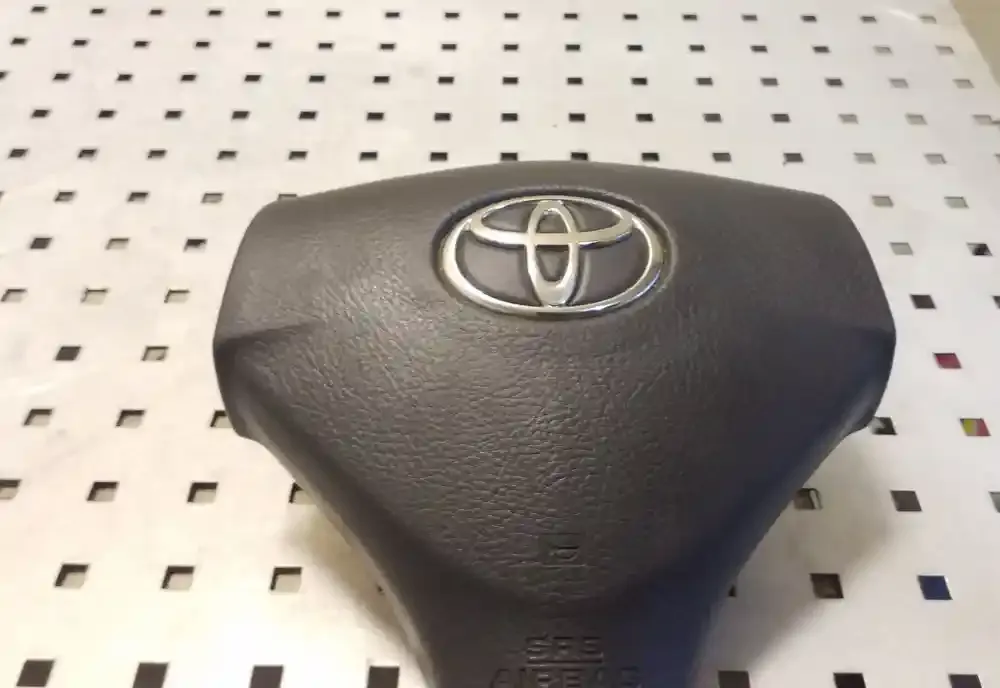 Z2FC7102723 подушка безопасности Airbag на руле Toyota Corolla Verso AR10
