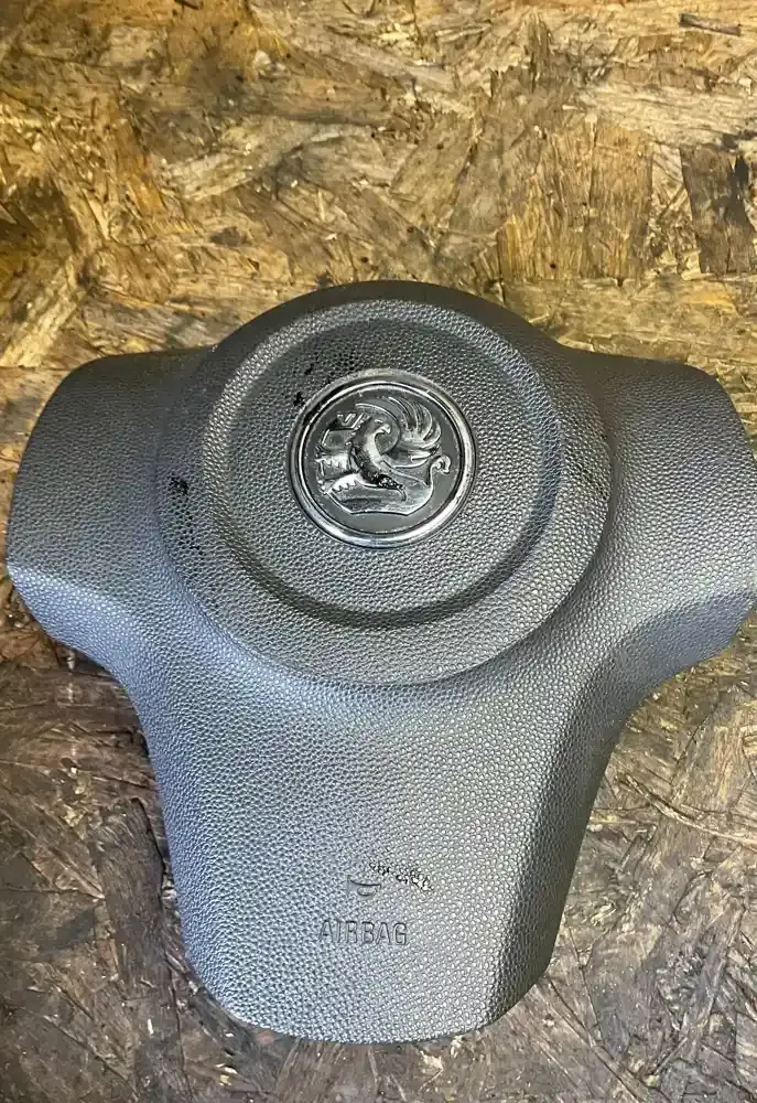 7Z151054CH подушка безопасности Airbag на руле Opel Corsa D