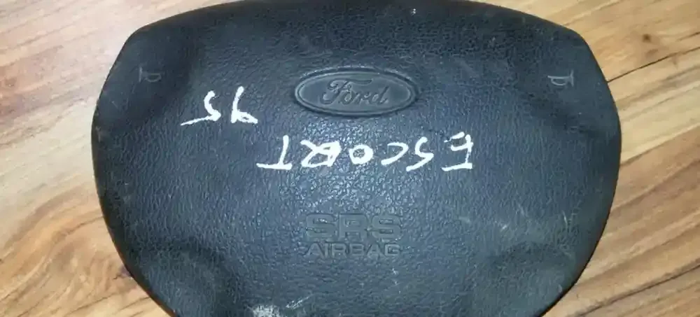 95ABA042B85BCYYE подушка безопасности Airbag на руле Ford Escort