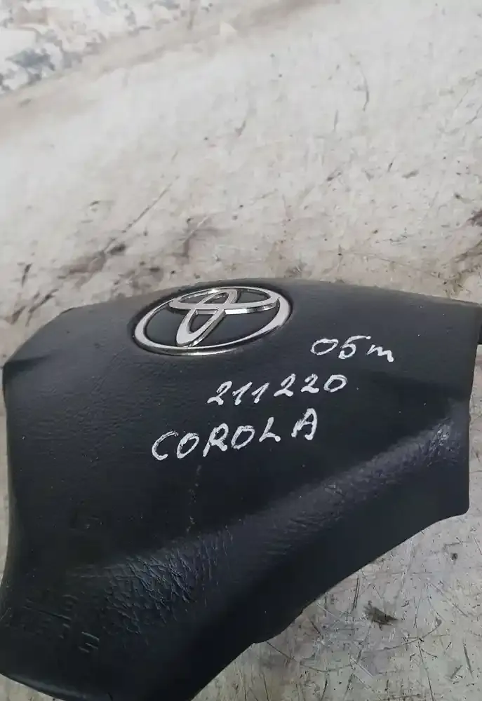 Z21C4015920 подушка безопасности Airbag на руле Toyota Corolla Verso AR10