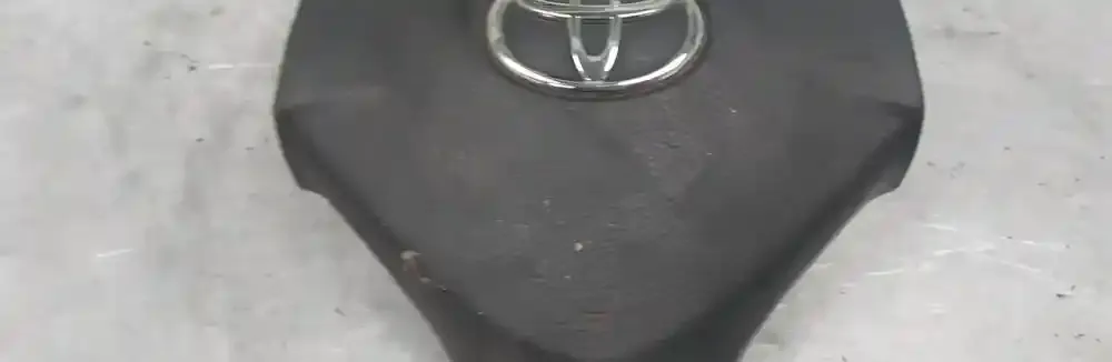 Y06738704A5A подушка безопасности Airbag на руле Toyota Corolla Verso AR10